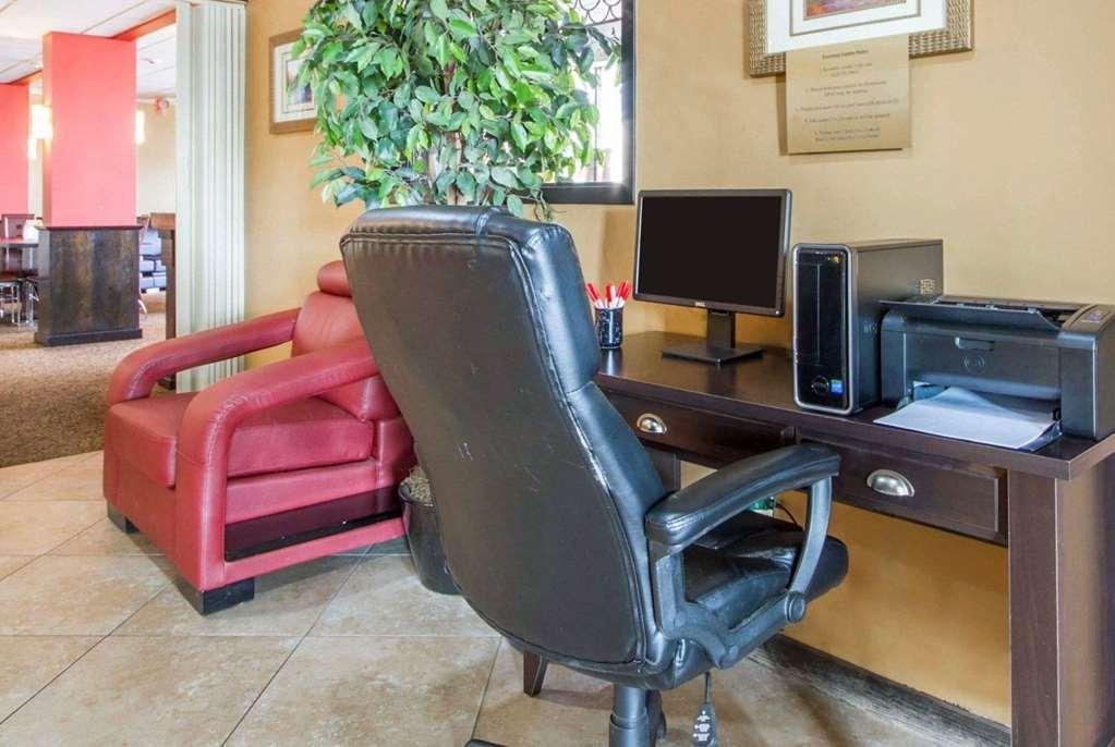 Wingate By Wyndham Sheboygan Hotel Facilities photo