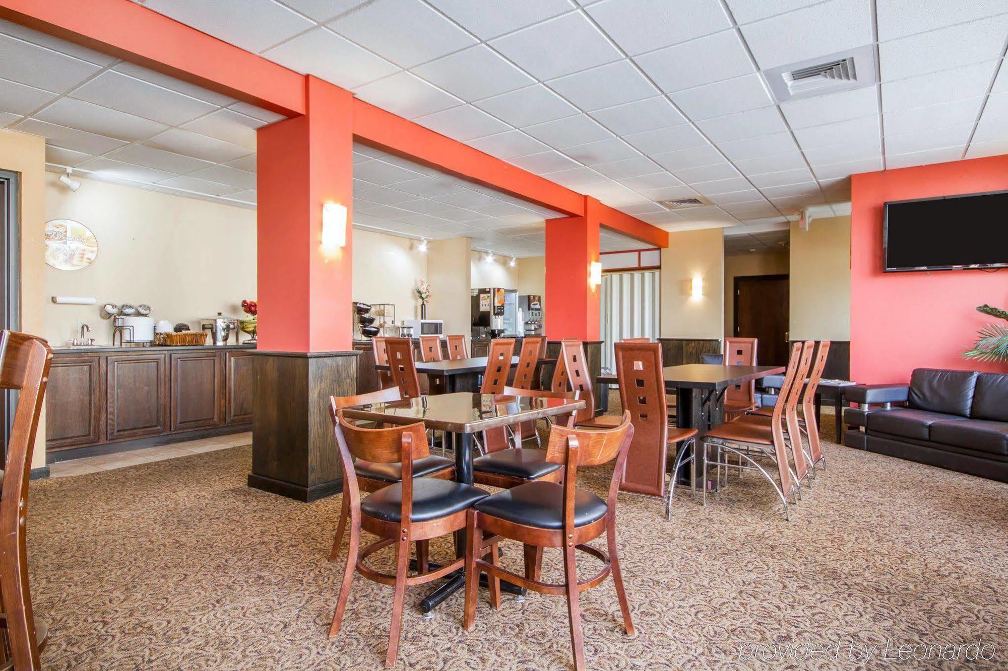 Wingate By Wyndham Sheboygan Hotel Exterior photo