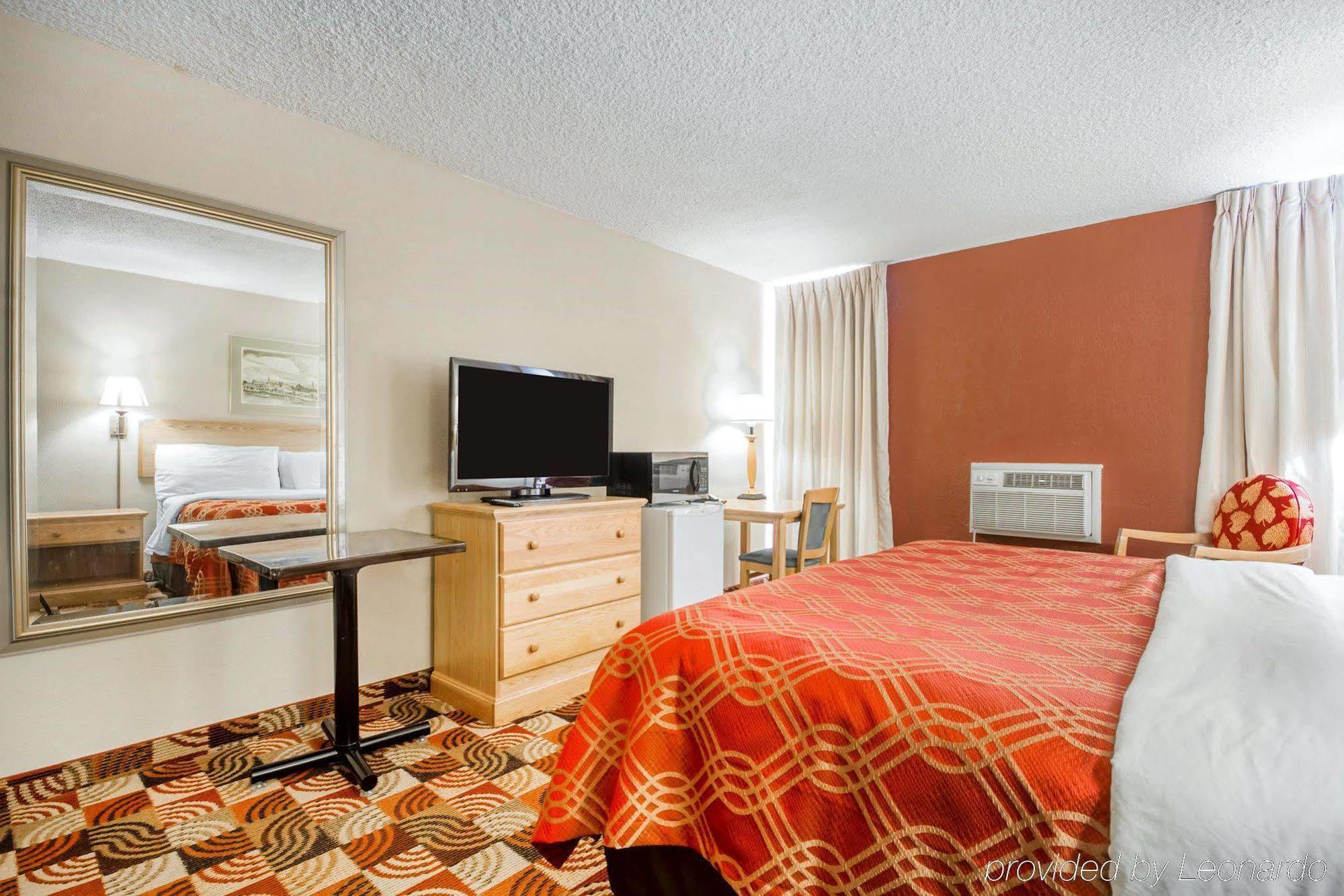 Wingate By Wyndham Sheboygan Hotel Exterior photo
