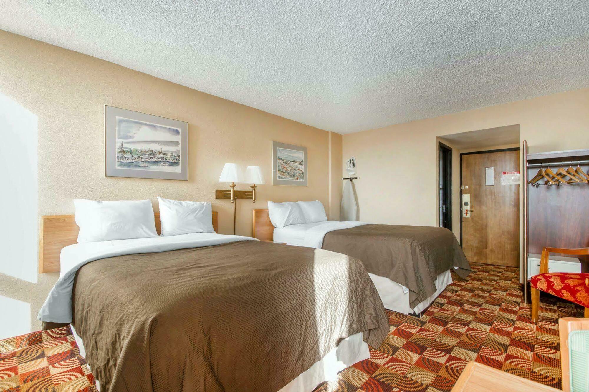 Wingate By Wyndham Sheboygan Hotel Exterior photo