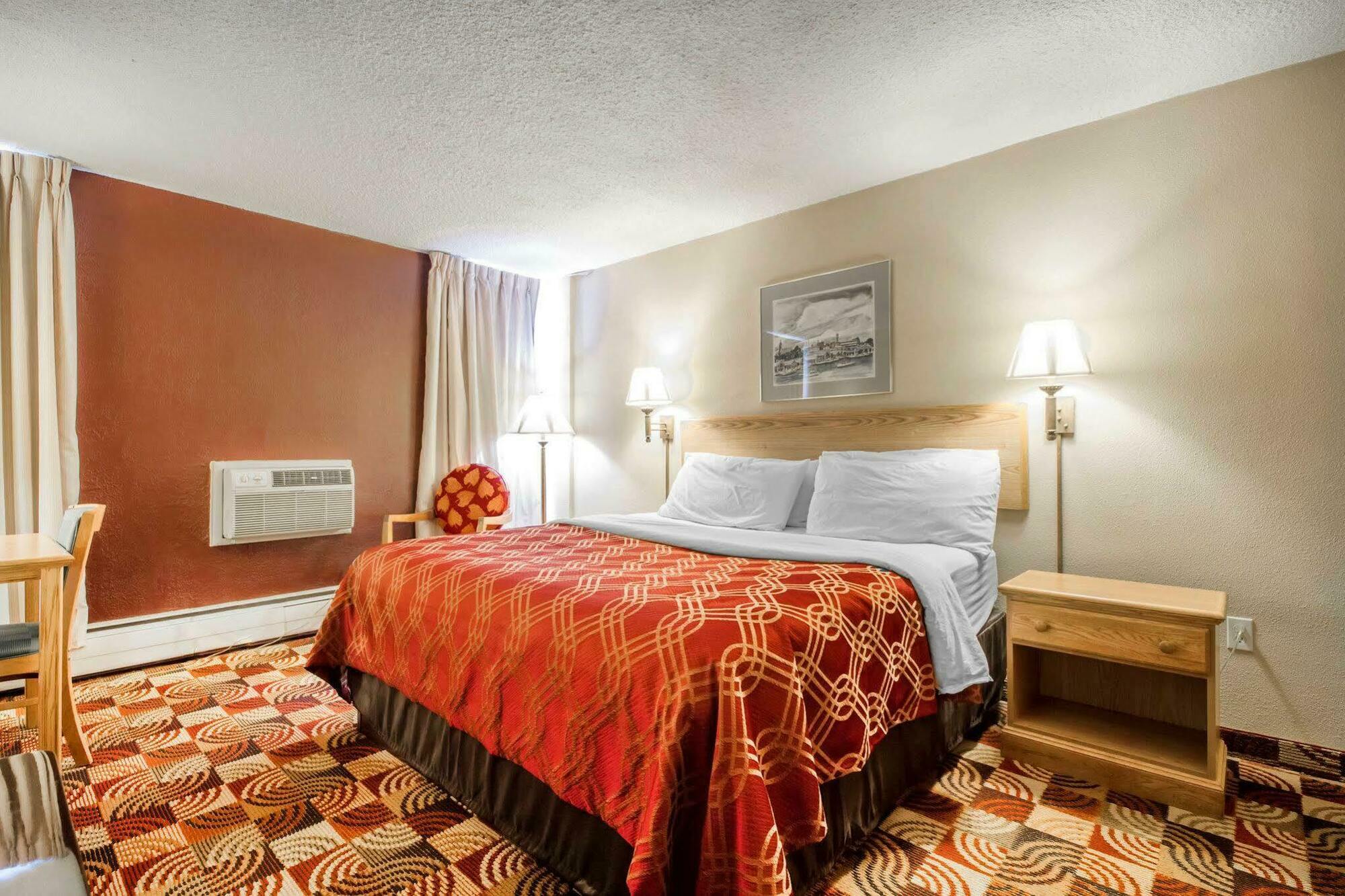 Wingate By Wyndham Sheboygan Hotel Exterior photo